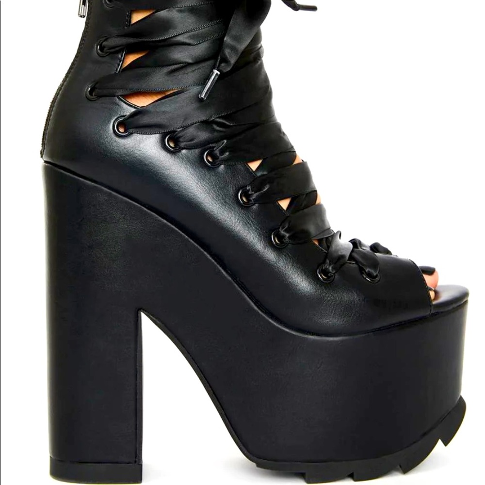 Y.R.U. Ballet Bae Platforms. Size 9. Color Black.